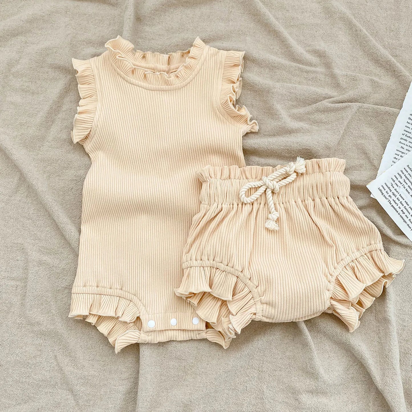 Set Body und Shorts mit Rüschen