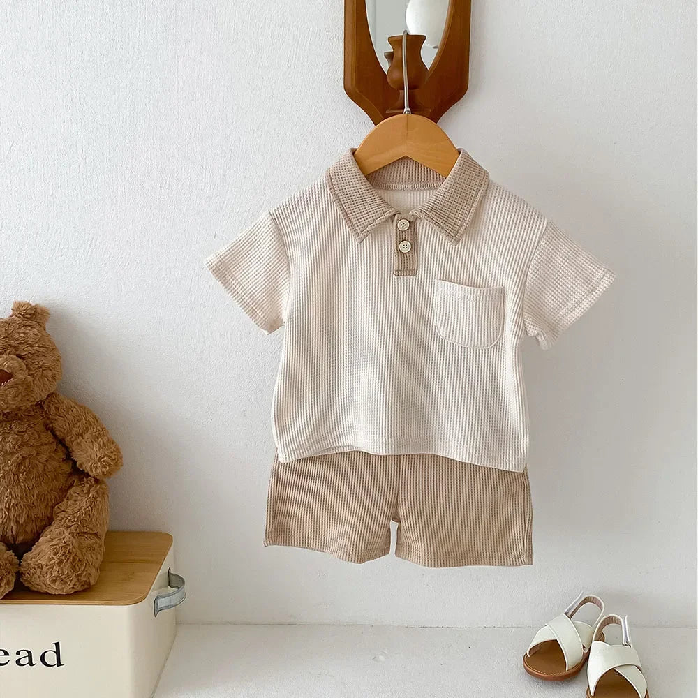 Set T-Shirt und Shorts