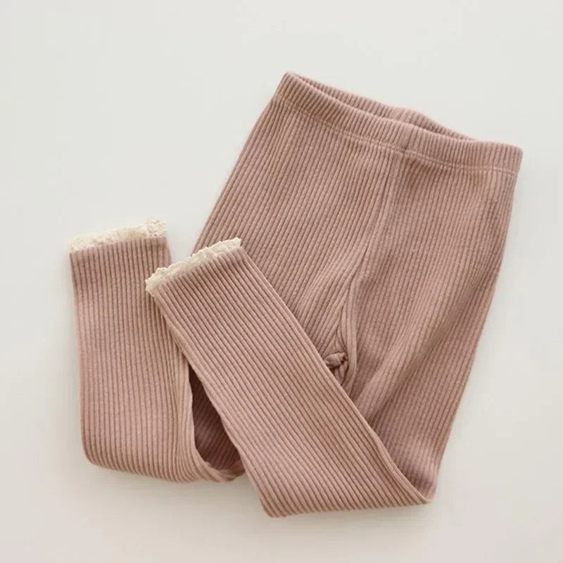 Leggings with lace