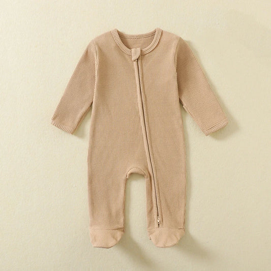Long-sleeved romper with zipper