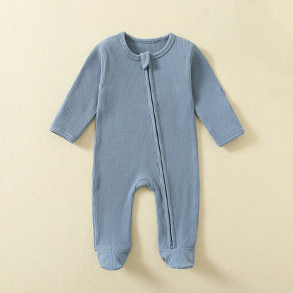 Long-sleeved romper with zipper